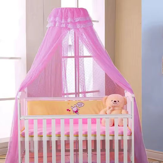 Ciel de lit bébé rose