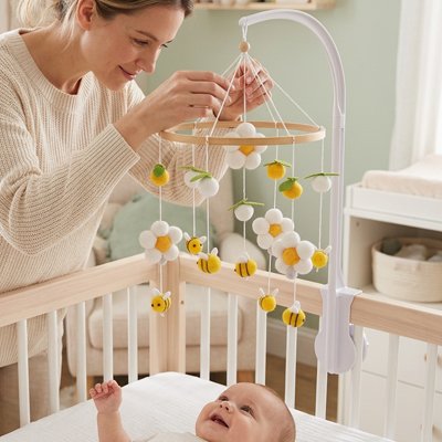 Mobile bébé lit
